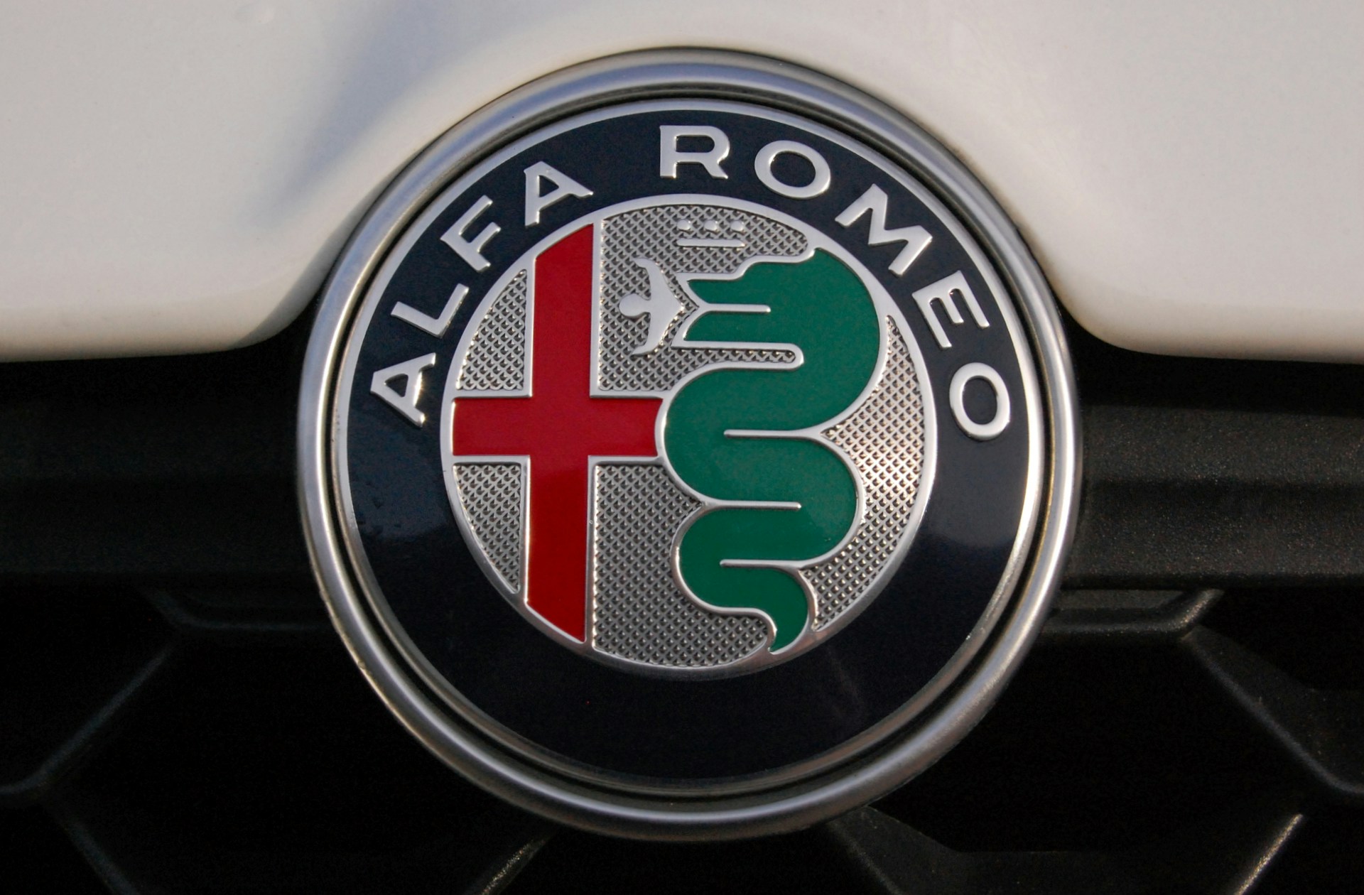 Alfa Romeo, il paradosso del 2025: crescita a due cifre, ma la struttura resta fragile