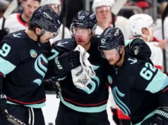 Jaden Schwartz sta realizzando una patin au visage