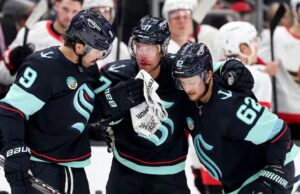 Jaden Schwartz sta realizzando una patin au visage