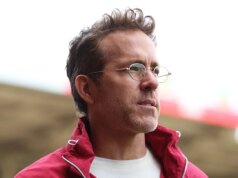 Ryan Reynolds dona £ 10.000 alla raccolta fondi dell’adolescente di Wrexham