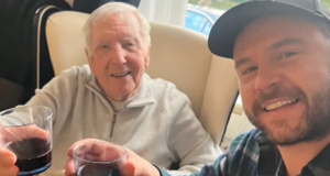 Danny Miller di Emmerdale rivela “speranza” nel mezzo della diagnosi di demenza di papà