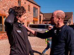 Il principe William elogia Greg James mentre si unisce a lui in bicicletta per la sfida Comedian Reduction