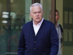 Martin Clunes ha trovato Huw Edwards “diverso” nel ruolo di giornalista nel dramma di Channel 5