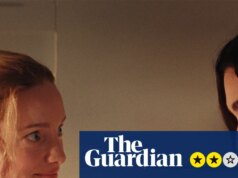 Recensione di Two Girls: il remake della commedia sessuale è la risposta franco-canadese a Confessions of a Window Cleaner