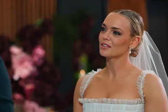 Il momento straziante in cui la sposa cube allo sposo all’altare: “Non credo di poterti sposare”