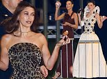 Hailey Bieber si aggrappa a una ciambella, la high mannequin Vittoria Ceretti addenta un hamburger e Julia Fox prende una manciata di tartine mentre lasciano la festa di Vainness Honest