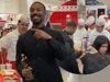 Il vincitore del miglior attore Michael B. Jordan si dirige all’In-N-Out Burger dopo gli Oscar con il suo premio al seguito