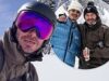 David e Romeo Beckham si godono una birra fresca sulle piste durante la vacanza sugli sci dei ragazzi in Canada dopo l’ultima aggressione di Brooklyn alla famiglia