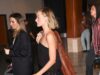 Margot Robbie mostra il suo nuovo caschetto stylish mentre fa girare la testa con un miniabito nero senza spalline per riunirsi con Samara Weaving incinta alla proiezione di Prepared Or Not 2