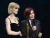 Sharon Osbourne ha risposto in modo provocatorio ai “bulli” che hanno crudelmente trollato l’apparizione di sua figlia Kelly dopo la morte di Ozzy