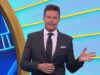 Ryan Seacrest ammette di essere “solo” mentre interrompe la Ruota della fortuna a metà episodio con un imbarazzante aggiornamento su Tinder