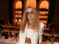 Meg Mathews stupisce con un high corto mentre festeggia il suo 60esimo compleanno con la figlia Anais Gallagher dopo aver rivelato di aver rivisto il suo stile di vita edonistico per affrontare la menopausa