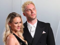 La moglie di Nicholas Hoult, Bryana Holly, risponde alle critiche di physique shaming sulla sua apparizione alla festa degli Oscar
