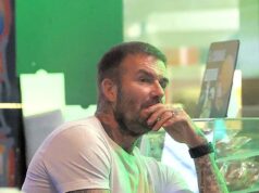 David Beckham è stato avvistato mentre guardava profondamente pensieroso durante un viaggio solitario in un ristorante di Los Angeles dopo aver perso per poco il suo sogno di ricongiungersi con il figlio Brooklyn