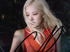 La star delle BLACKPINK Rosé afferma di non aver ancora imparato a “sentirsi completamente a proprio agio nella propria pelle” mentre posa per lo straordinario servizio fotografico CR Vogue Guide