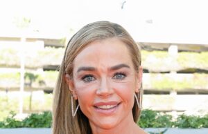 Denise Richards, 55 anni, ammette di aver avuto un lifting COMPLETO 8 mesi fa aggiungendo che period “terrorizzata”