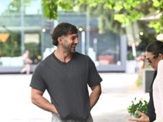 La star di MAFS Luke Fourniotis esce per il brunch con le sue sorelle “ferocemente protettive” Olivia e Daphne a Melbourne dopo la rottura con la sposa Mel Akbay