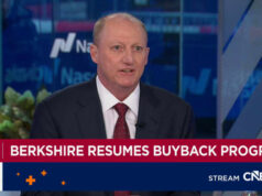 Berkshire Hathaway inizia a riacquistare azioni, il CEO Greg Abel acquista azioni per 15 milioni di dollari