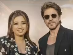 Shreya osservava segretamente Fauji di SRK durante le lezioni di musica