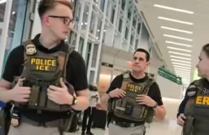 “Vergognoso”: Karoline Leavitt critica il procuratore distrettuale di Filadelfia Larry Krasner per aver minacciato di arresto gli agenti dell’ICE