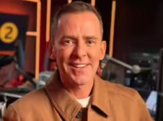 La BBC licenzia Scott Mills: cosa ha portato all’improvvisa caduta della star della colazione di Radio 2? Risposte a tutte le domande frequenti