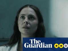 Recensione dell’Assistente Mortuario: l’horror ispirato al gioco simula il lavoro dell’obitorio con convinzione