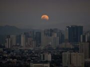 NELLE FOTO | Guarda l’eclissi della “luna di sangue”.