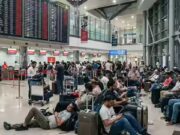 Oltre 52.000 indiani volano a casa dagli Emirati Arabi Uniti e dal Golfo in una settimana mentre le autorità rilasciano aggiornamenti nel conflitto tra Stati Uniti e Iran