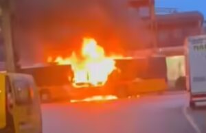 Almeno sei morti e cinque feriti nell’incendio di un autobus in Svizzera