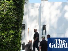 Donna accusata di tentato omicidio nella sparatoria in casa di Rihanna