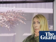 “L’ego maschile è ancora più fragile di quanto non sia mai stato”: Kim Gordon parla di timidezza, intelligenza artificiale e cool di Zohran Mamdani