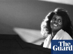 “Lo faceva sembrare come il respiro del cosmo”: il revival dell’arpista e pianista jazz Alice Coltrane