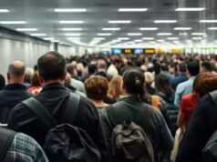 Oltre 1.300 ritardi di volo, code di 2 ore: la crisi della TSA scatena il caos nei viaggi a livello nazionale mentre l’arresto dei democratici persiste