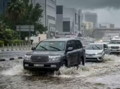 Gli Emirati Arabi Uniti avvertono gli automobilisti di non entrare nelle valli allagate: multa di 2.000 Dh, 23 punti neri e sequestro di veicoli per 60 giorni