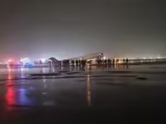 L’aereo dell’Air Canada Specific si scontra con un camion dei pompieri all’aeroporto LaGuardia di New York