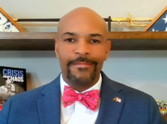 L’ex chirurgo generale afferma che i social media devono essere regolamentati "simili alle sigarette"