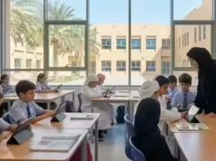 Gli Emirati Arabi Uniti prorogano l’apprendimento a distanza fino al 17 aprile; Il Ministero conferma che scuole e università rimarranno on-line