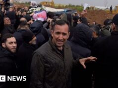 Centinaia a Beirut piangono i giornalisti uccisi nello sciopero israeliano