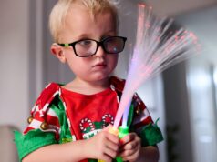 La madre spera che il figlio sordocieco “abbatta le barriere” con il ruolo di EastEnders