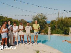 La decisione della BBC di eliminare lo spettacolo di appuntamenti LGBTQ+ è “due passi indietro”, afferma il concorrente