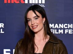 La star di Jodie di Coronation Avenue vista supportare il famoso companion dopo un importante aggiornamento di carriera