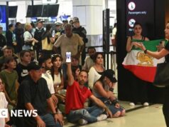 Altri due legati alla squadra di calcio iraniana restano in Australia, secondo quanto appreso dalla BBC