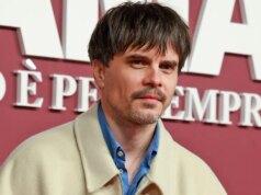 Il regista di “The Drama” di Zendaya ammette di uscire con una ragazza adolescente in Unearthed Essay