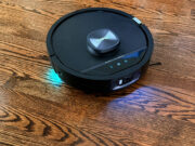 Guardare UV Reveal di Shark pulire la mia casa in tempo reale è stato avvincente e soddisfacente