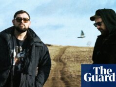 “Mi sono svegliato e non potevo muovermi”: i rocker scozzesi dei Twilight Unhappy su nascite, morte e crolli