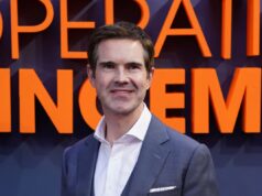 Jimmy Carr rivela il suo “approccio piccante” alla droga: la marijuana dovrebbe essere illegale solo per i minori di 30 anni