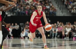 Caitlin Clark ritorna con una doppia doppia al debutto nel Staff USA