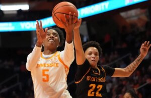 La guardia del Tennessee lascia la squadra, definisce il “punto di rottura” della notte da senior