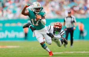 Report: I Broncos acquisiscono WR Jaylen Waddle dai Dolphins