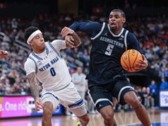 Rapporto: la guardia di Georgetown KJ Lewis entra nel portale di trasferimento